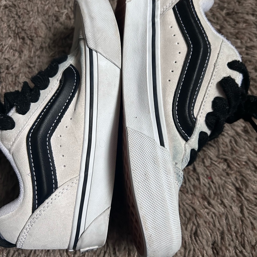 Vans Kids Sneakers in Cream and Black